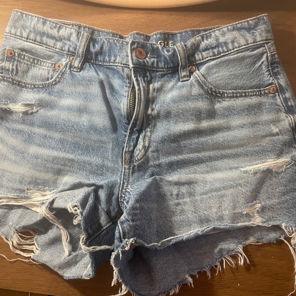 American Eagle 90s boyfriend shorts